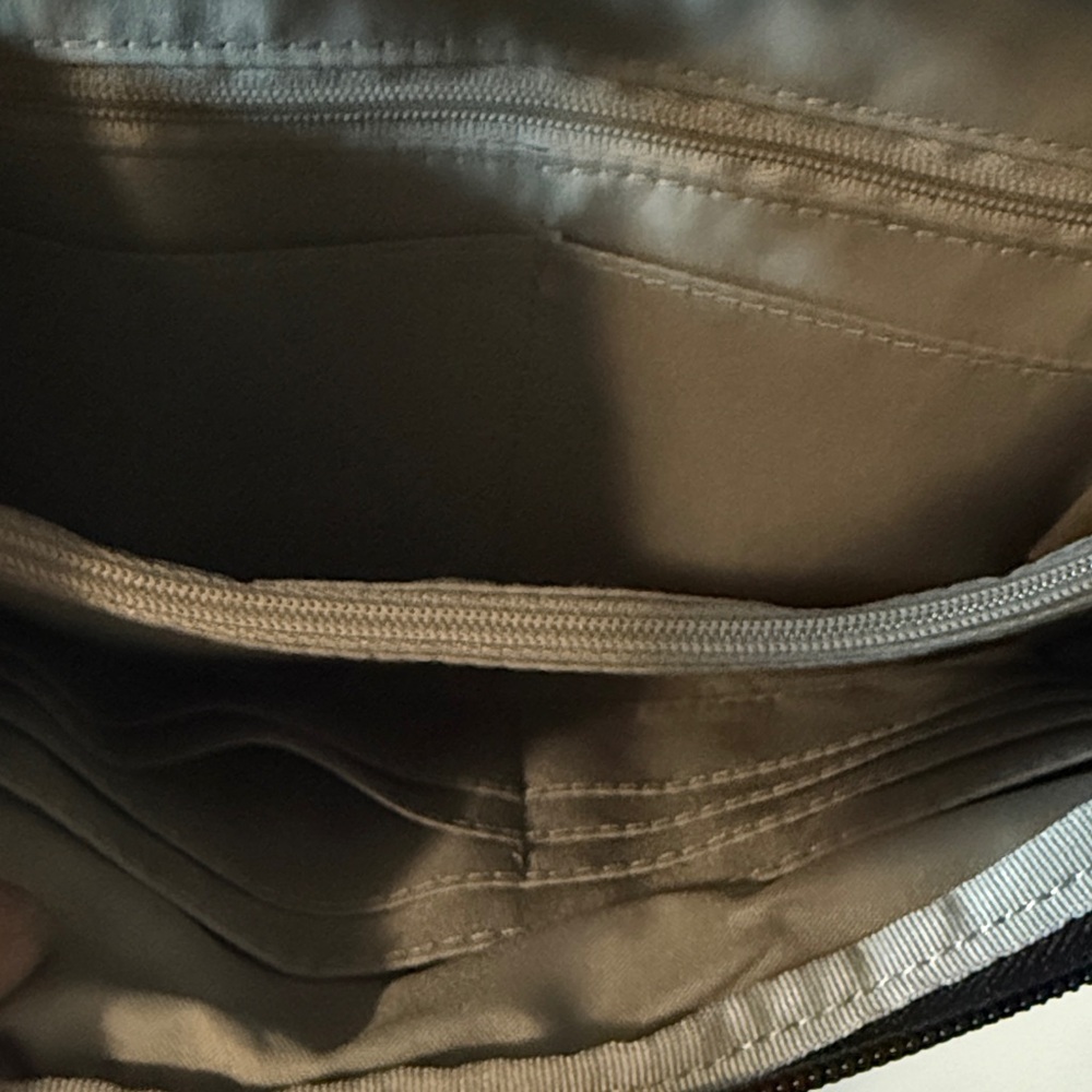 Baggallini Black Shoulder Bag EUC - Picture 5 of 13